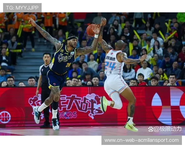 CBA 球员在对抗中保持出球能力惊呆对手