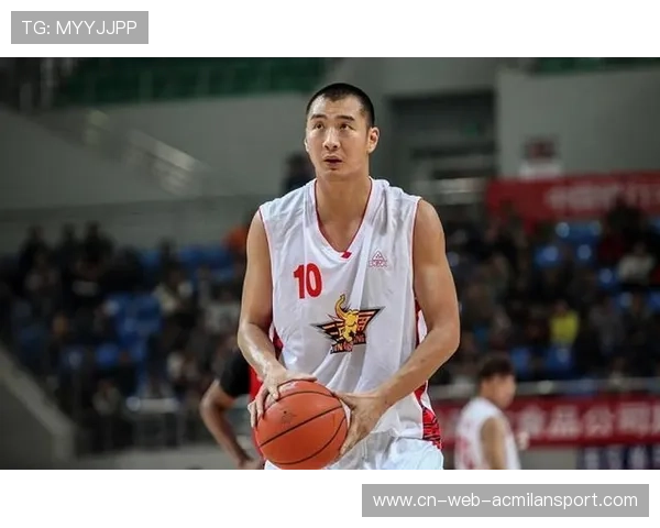 CBA 新秀试图隔扣失败！摔倒姿势上热搜