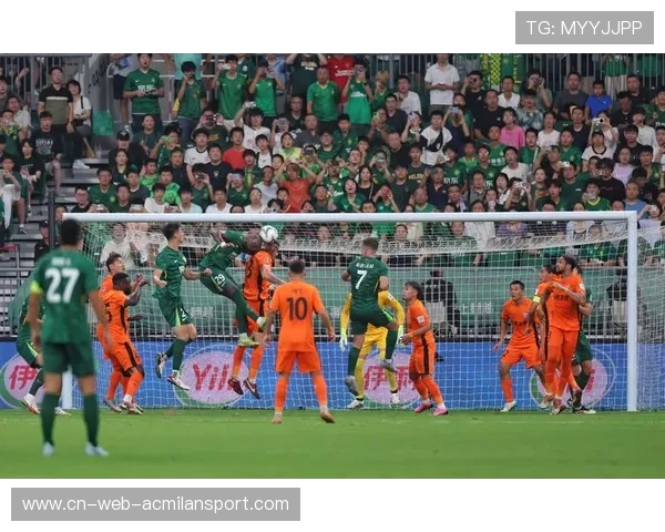 云南玉昆多点进攻,让对方防线被迫后撤 云南玉昆多点进攻,让对方防线被迫后撤