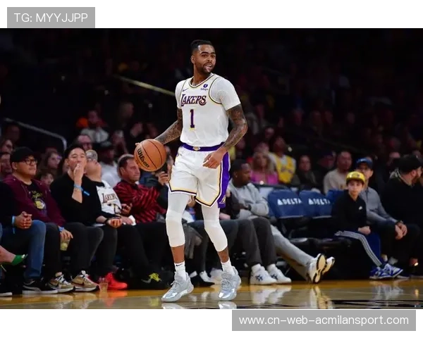 拉塞尔专注起步练习，团队给予积极反馈