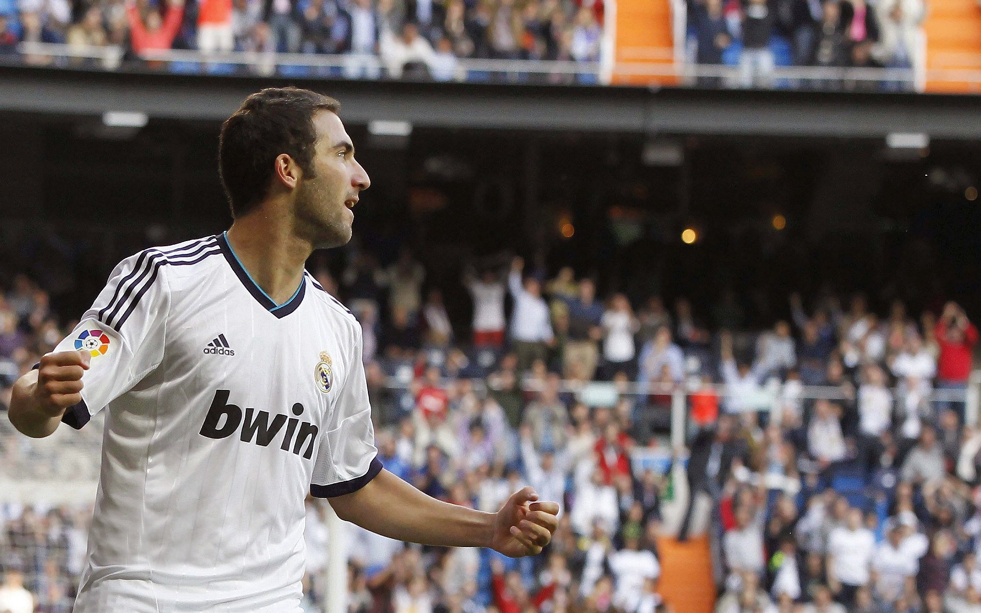 控场三角提升中路压迫能力